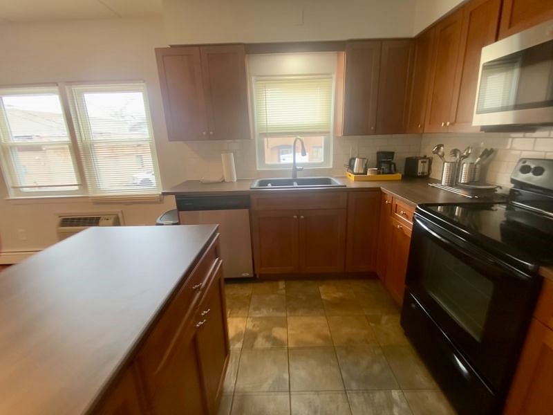 Furnished Finder property 609927_2 photo 17