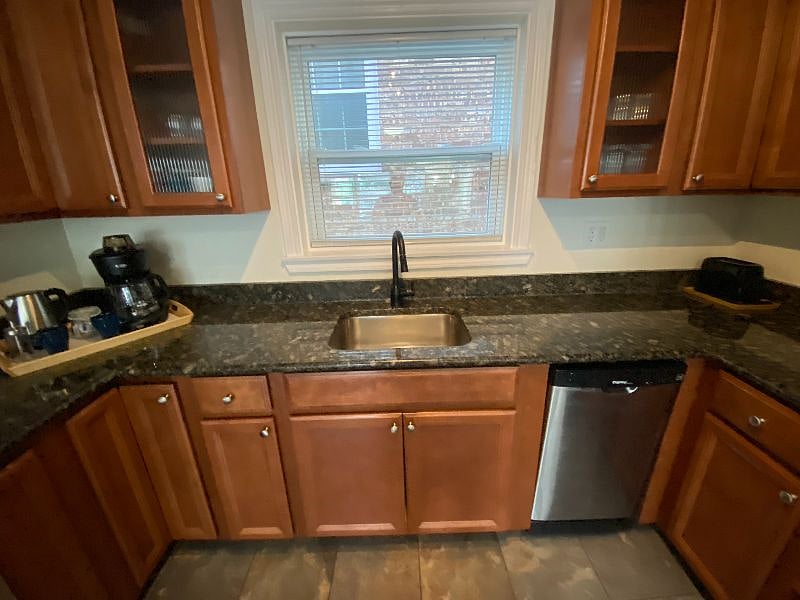 Furnished Finder property 609935_2 photo 13