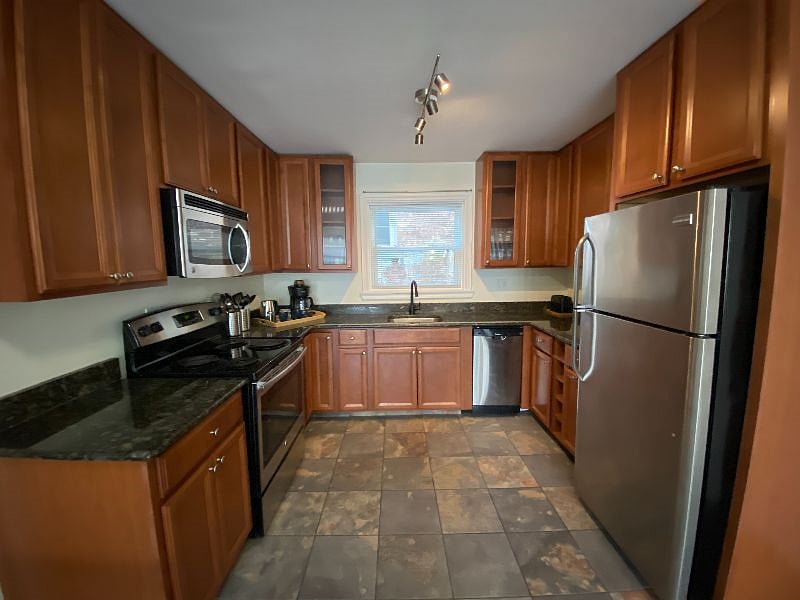 Furnished Finder property 609935_2 photo 15