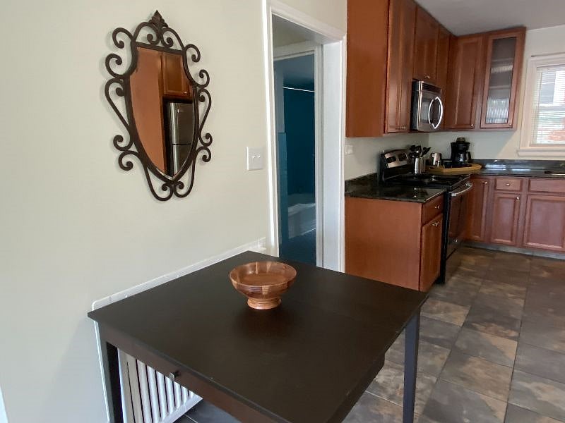 Furnished Finder property 609935_2 photo 32