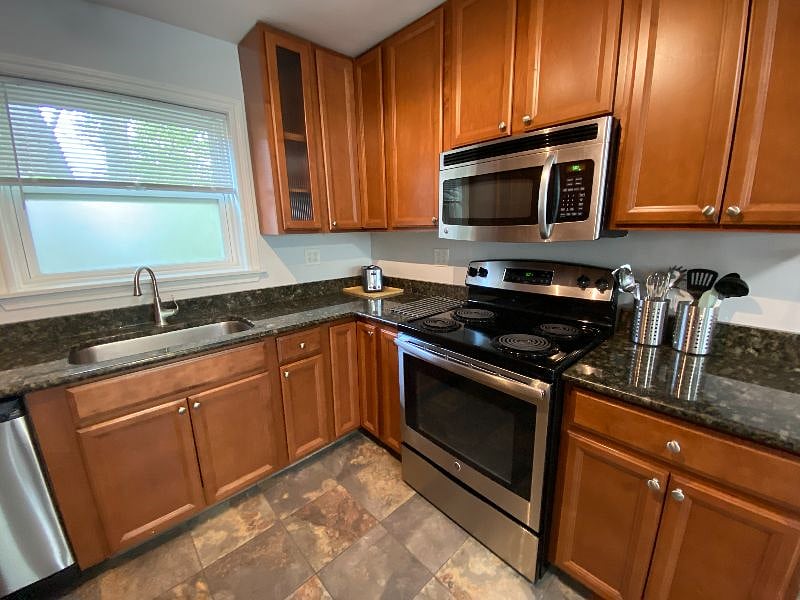 Furnished Finder property 609935_3 photo 17