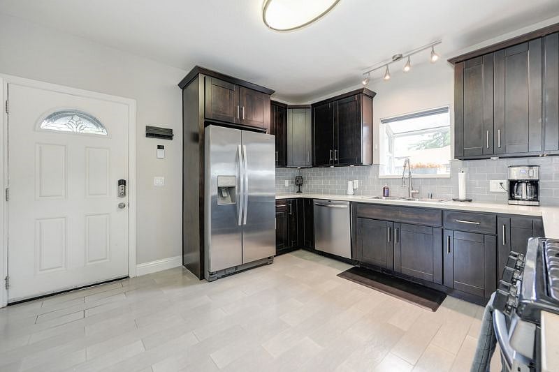 Furnished Finder property 609941_1 photo 5