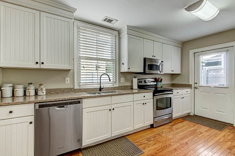 Furnished Finder property 610039_1 photo 17
