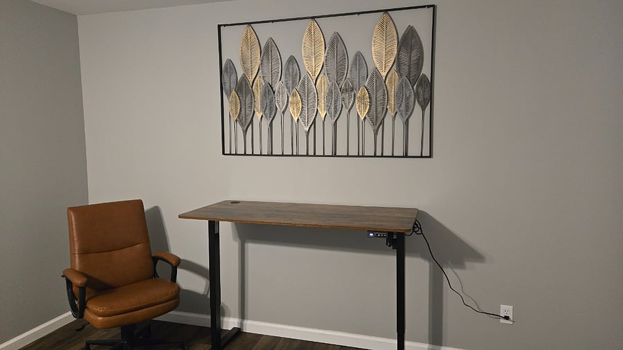 Dedicatd workspace with adjustable standing or sitting desk