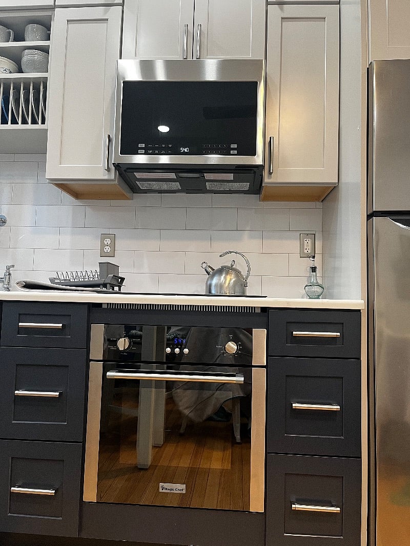 Kitchen: induction cooktop with stove