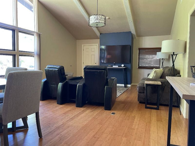 Furnished Finder property 610087_1 photo 3
