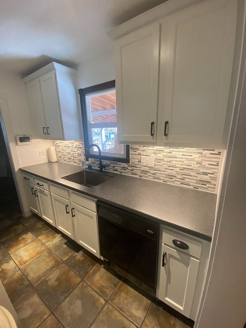 Furnished Finder property 610104_1 photo 12