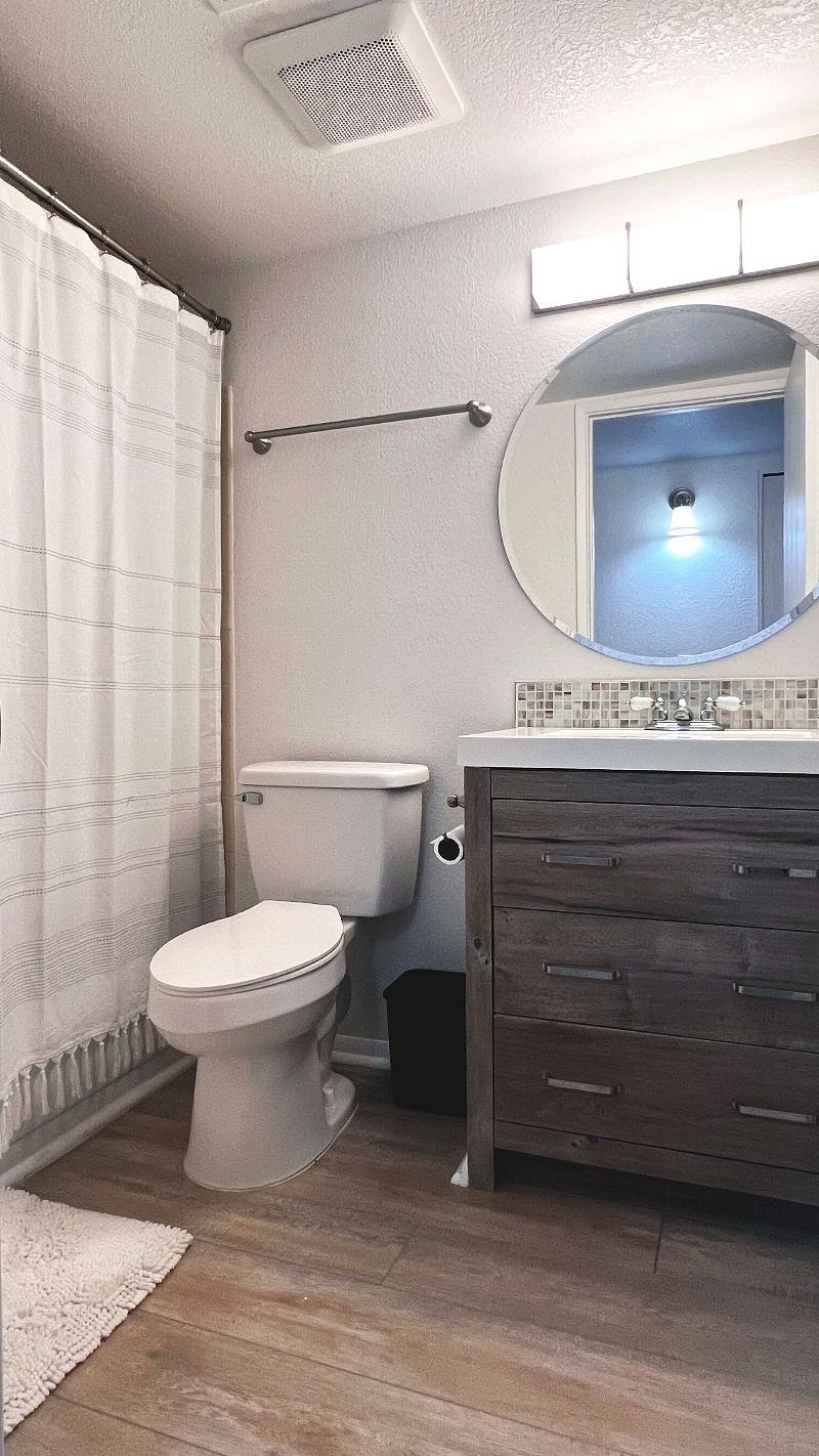 Guest Bathroom in Hallway