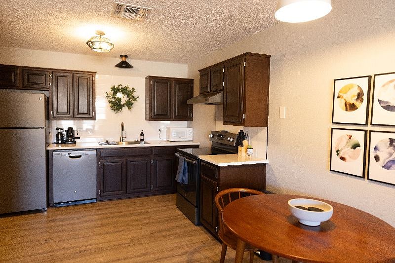 Furnished Finder property 610250_1 photo 13