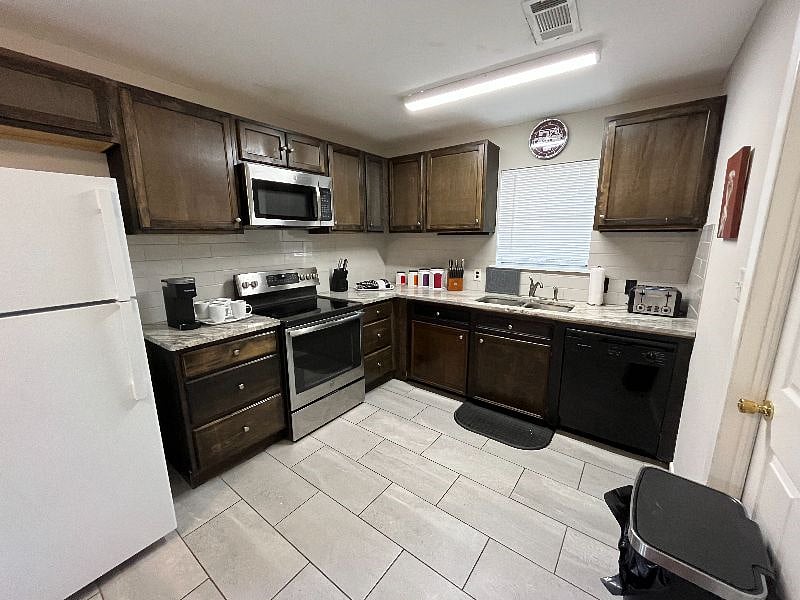 Furnished Finder property 610293_1 photo 4