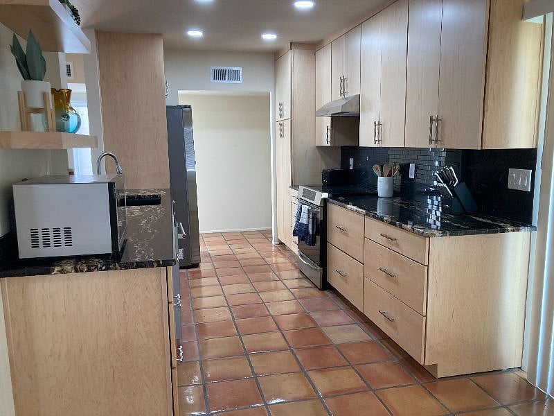 Furnished Finder property 610409_1 photo 13