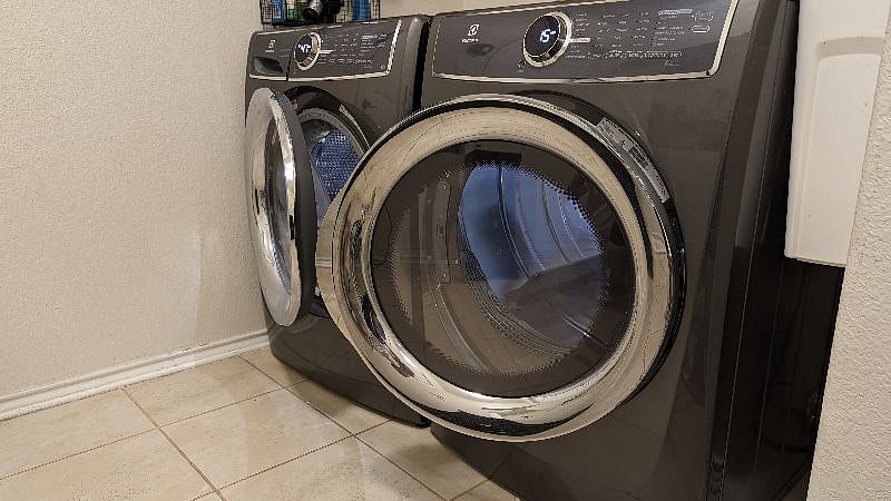 Laundry room is shared with the landlord.