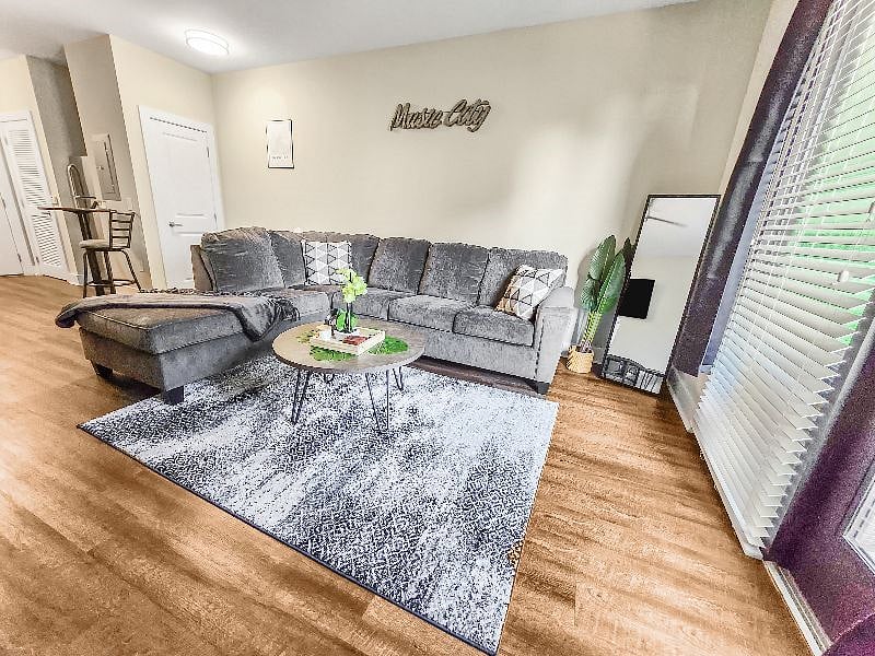Furnished Finder property 610466_1 photo 4