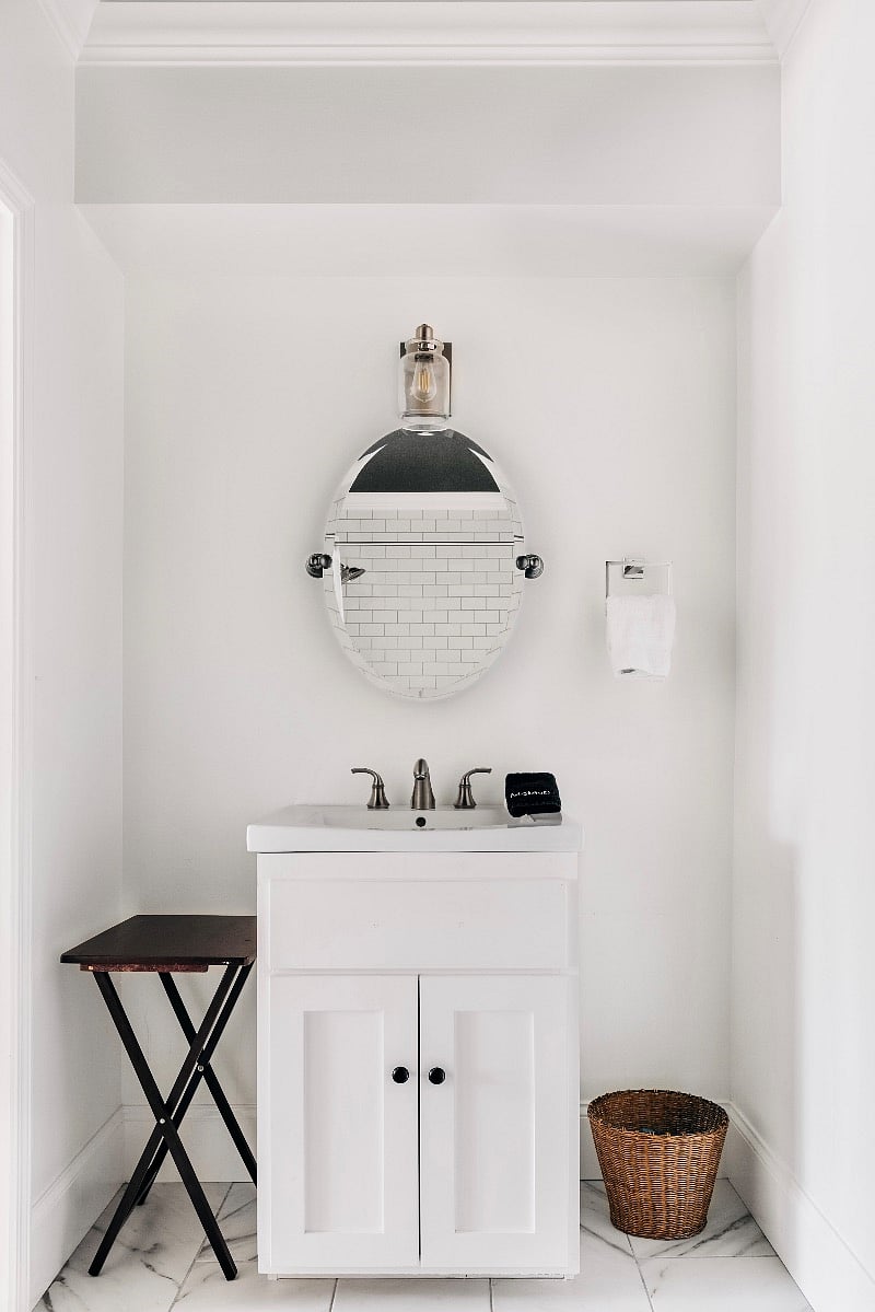 Bathroom 2sparkling clean and ready for you! 