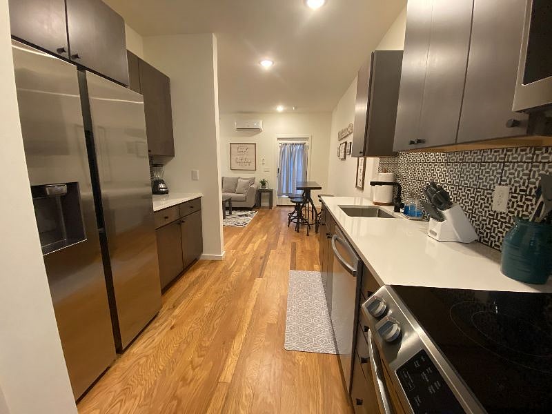 Furnished Finder property 610500_1 photo 34