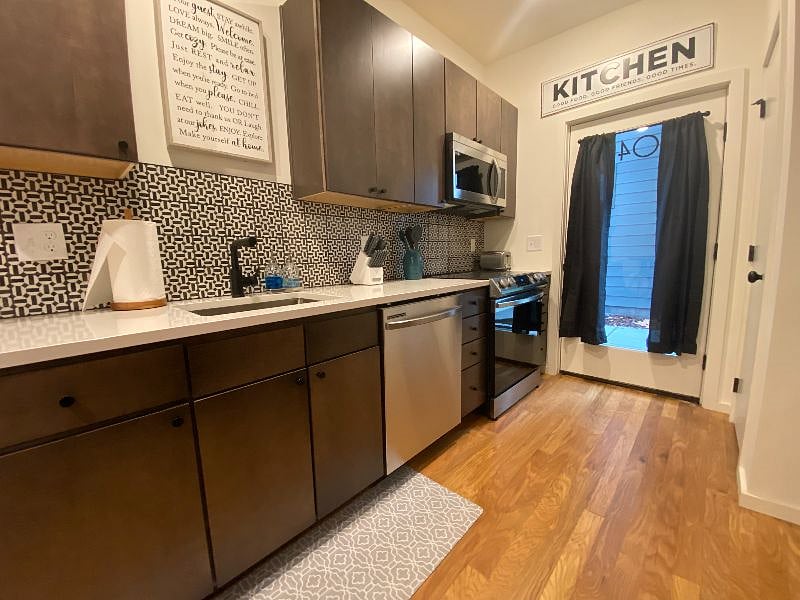 Furnished Finder property 610500_1 photo 35