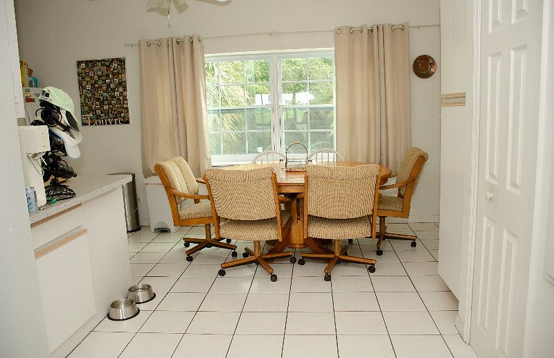 Kitchen seating 