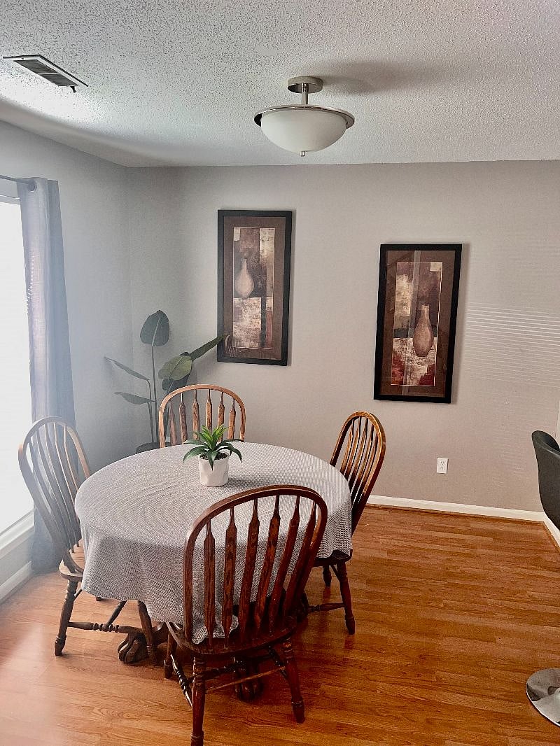 Furnished Finder property 610603_1 photo 3