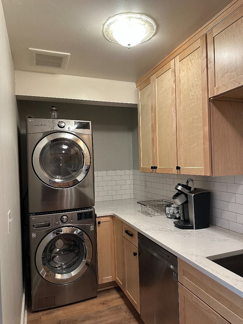 full size washer and dryer in kitchen