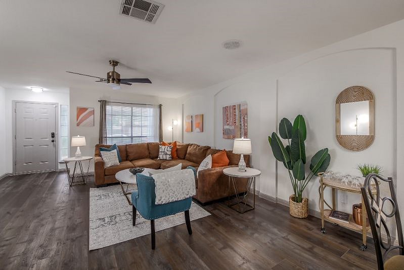 Furnished Finder property 610733_1 photo 2