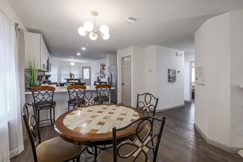 Furnished Finder property 610733_1 photo 6