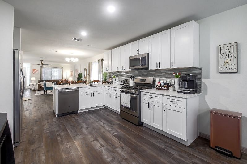 Furnished Finder property 610733_1 photo 8
