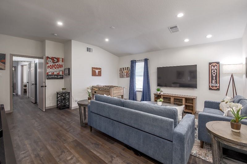 Furnished Finder property 610733_1 photo 18