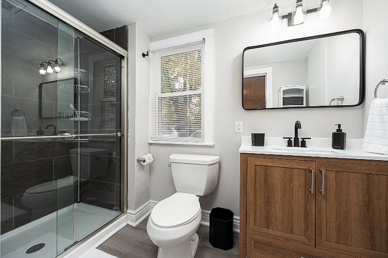 Full bathroom with plenty of storage. Not pictures is an additional cabinet for all your toiletries.