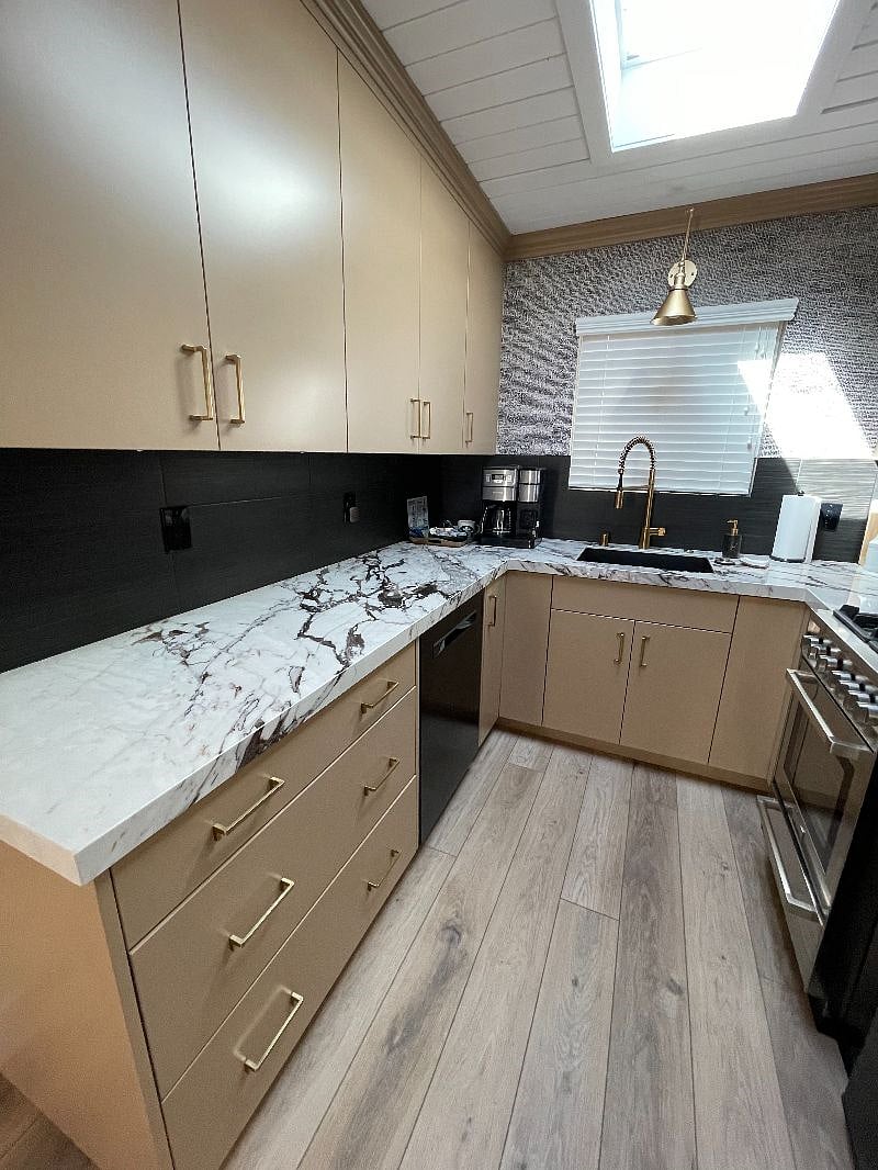 Furnished Finder property 610781_1 photo 13