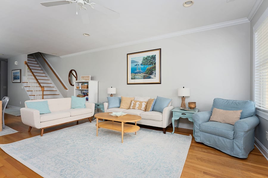 Cozy living room for all the shows!