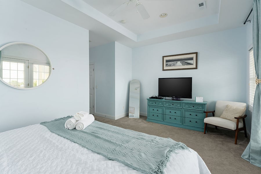 3rd Floor Primary Suite w/King Bed and Ocean View Balcony