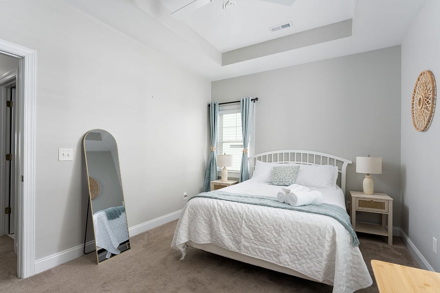 3rd Floor Queen Bedroom w/ Dedicated Workspace