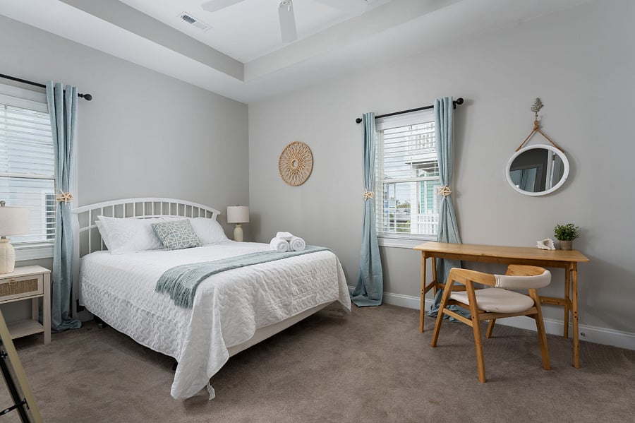 3rd Floor Queen Bedroom w/ Dedicated Workspace
