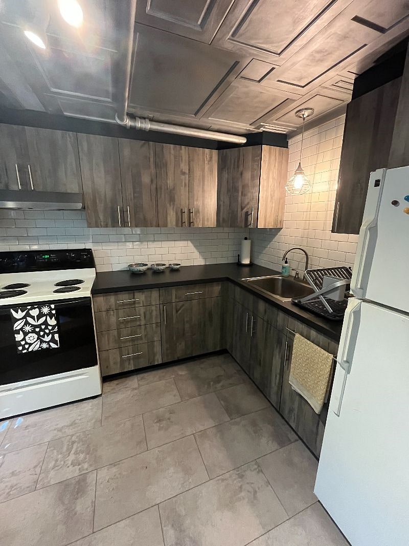 Modern well appointed kitchen