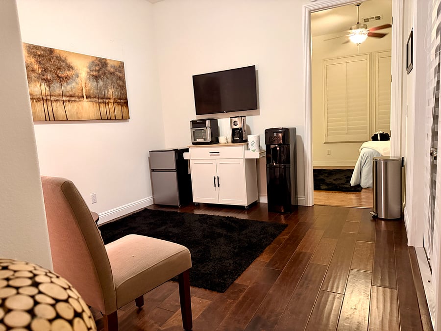 Furnished Finder property 610982_1 photo 3