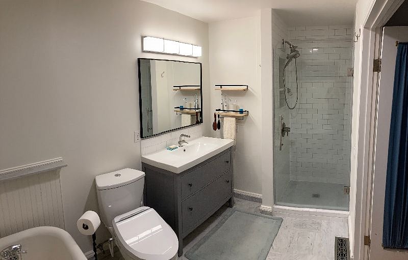 Ensuite master bathroom