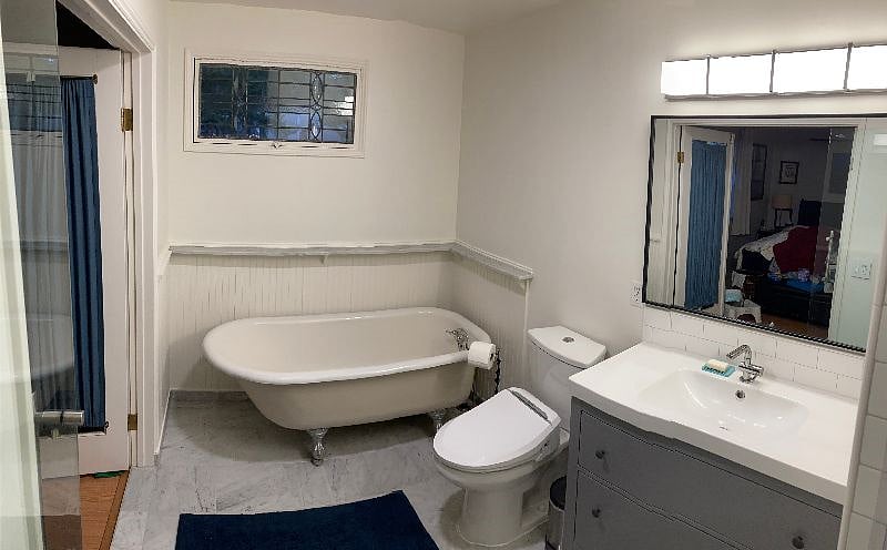 Ensuite master bathroom
