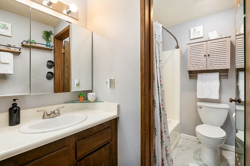 Primary bath