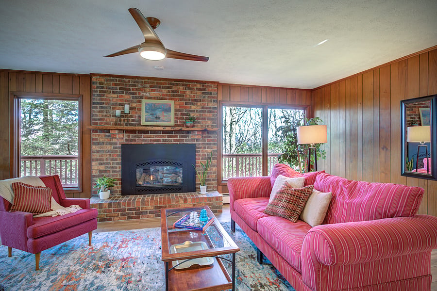 Living Room w great views, sound system, & gas log fireplace (view from front entrance)