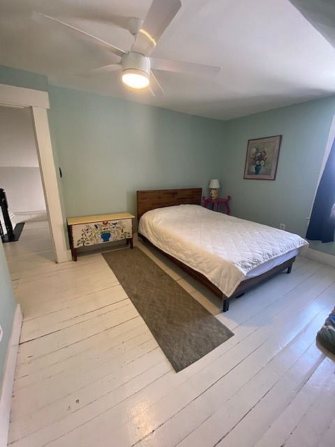 2nd Bedroom w Queen