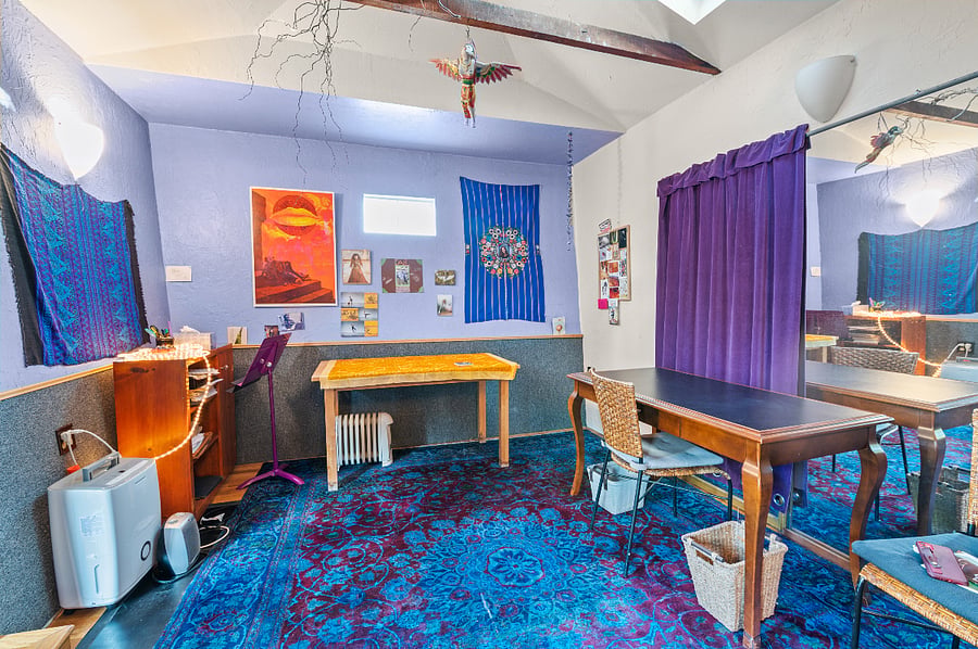 This studio is available for an additional $30/day. It's a large, beautiful room, perfect for meditation, massage or writing.