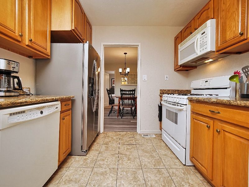 Furnished Finder property 611441_2 photo 12