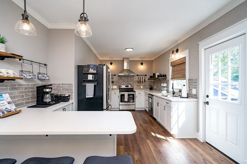 Furnished Finder property 611477_1 photo 12