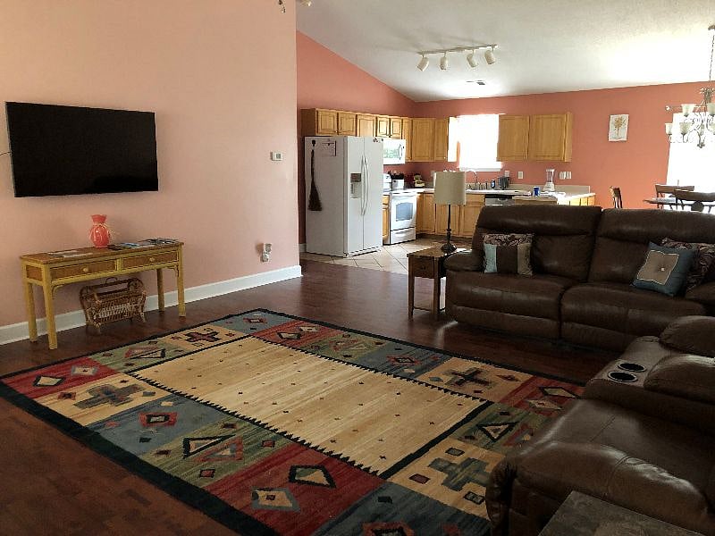 Furnished Finder property 611495_1 photo 1