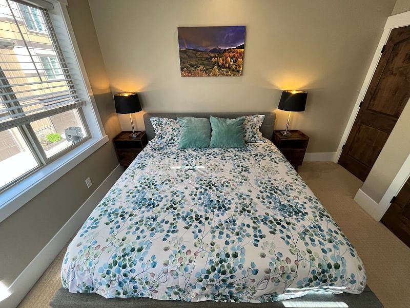 King sized bed in each room
