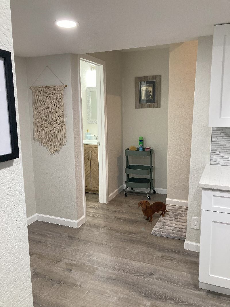 Entrance to full bathroom.