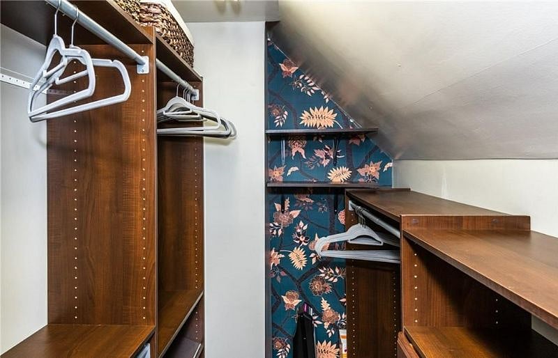 Walk In Closet