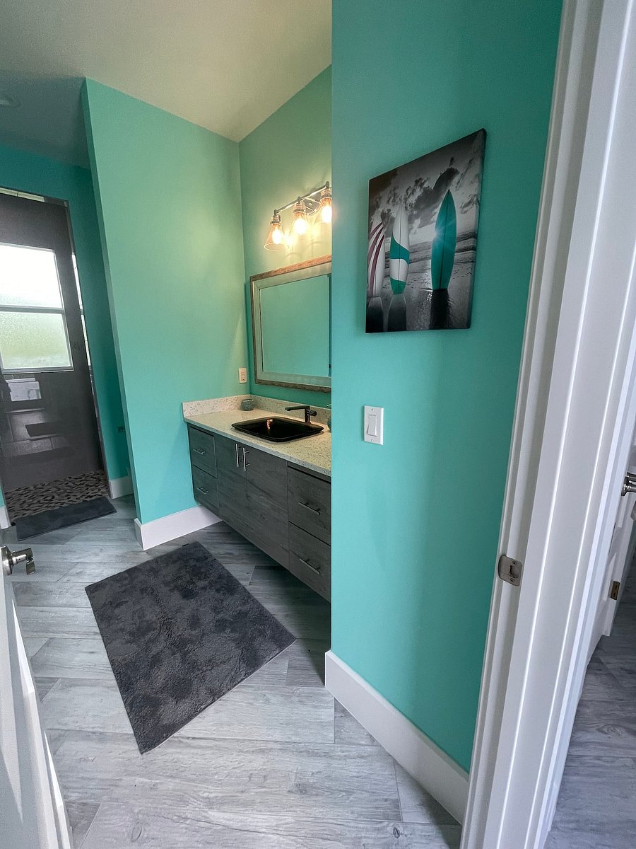Family/guest bathroom