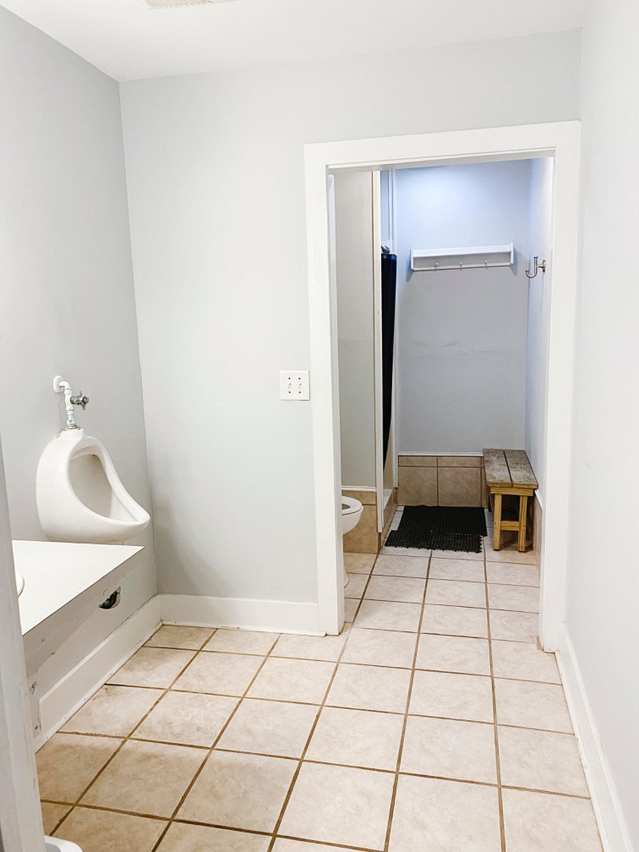 Mens bathroom