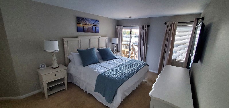 Master Bedroom - King Size Bed